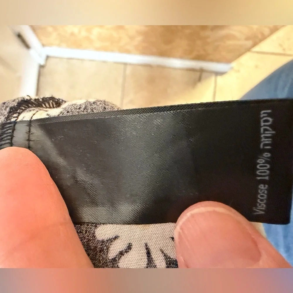 Black Daisy Maxi Dress 100% Viscose PTP 17” Size Small - Picture 5 of 6